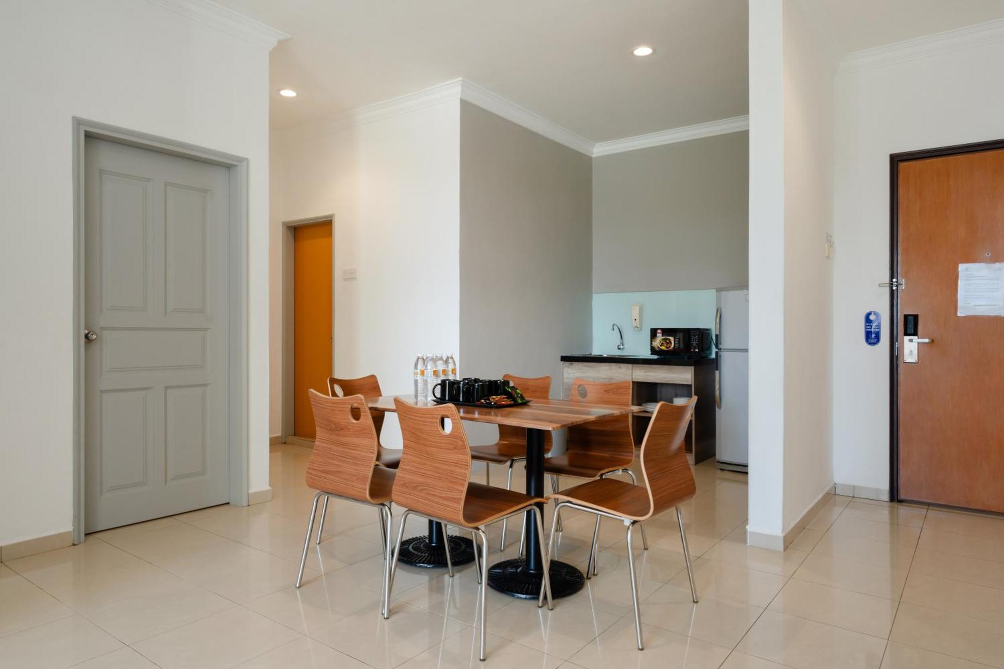Golden View Serviced Apartments Tanjung Tokong Bagian luar foto