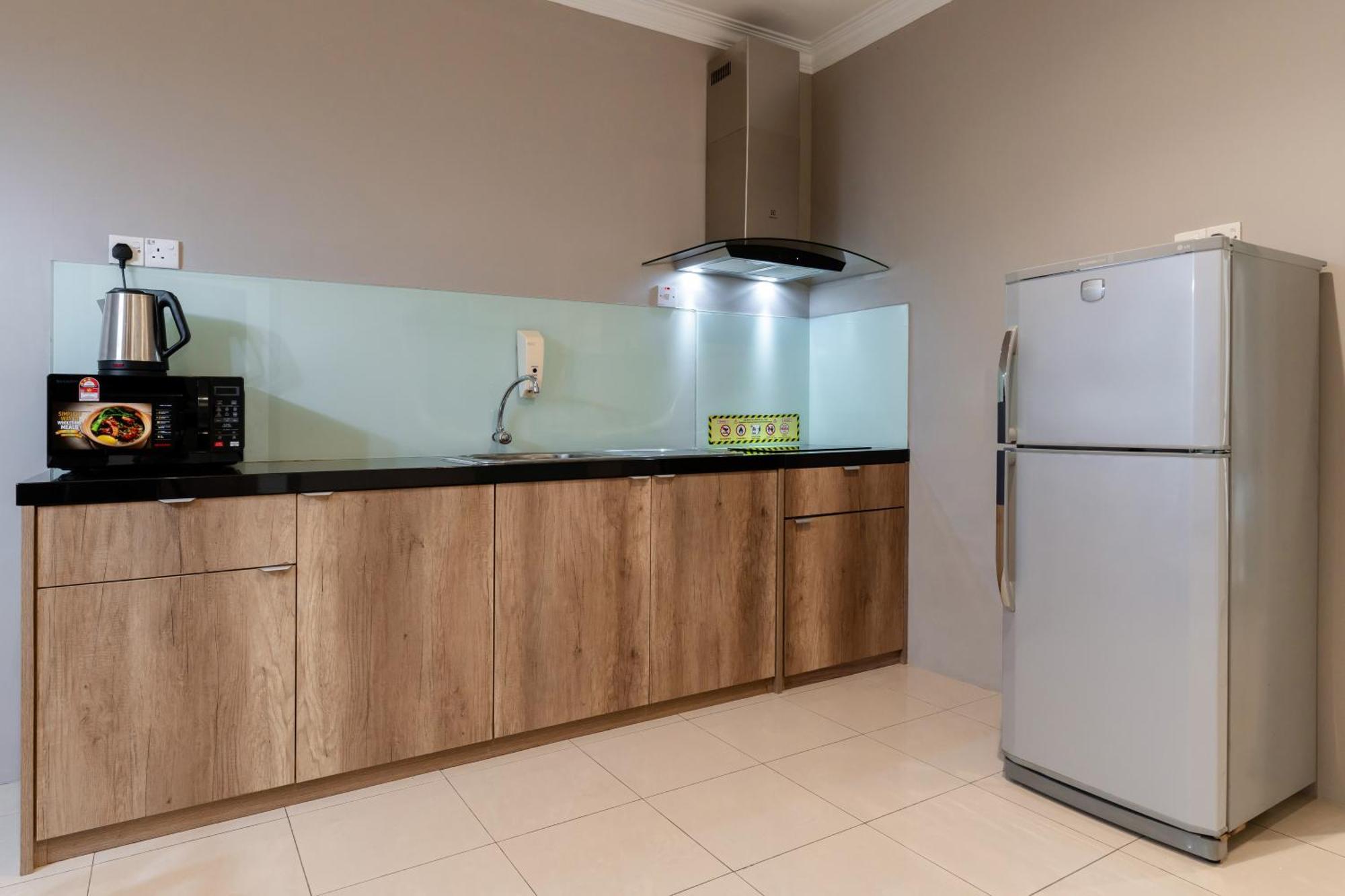 Golden View Serviced Apartments Tanjung Tokong Bagian luar foto