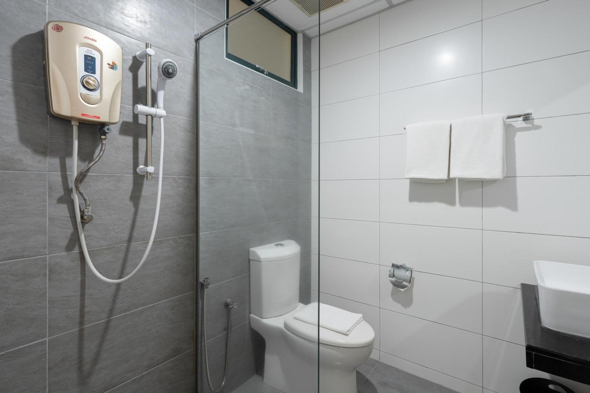 Golden View Serviced Apartments Tanjung Tokong Bagian luar foto