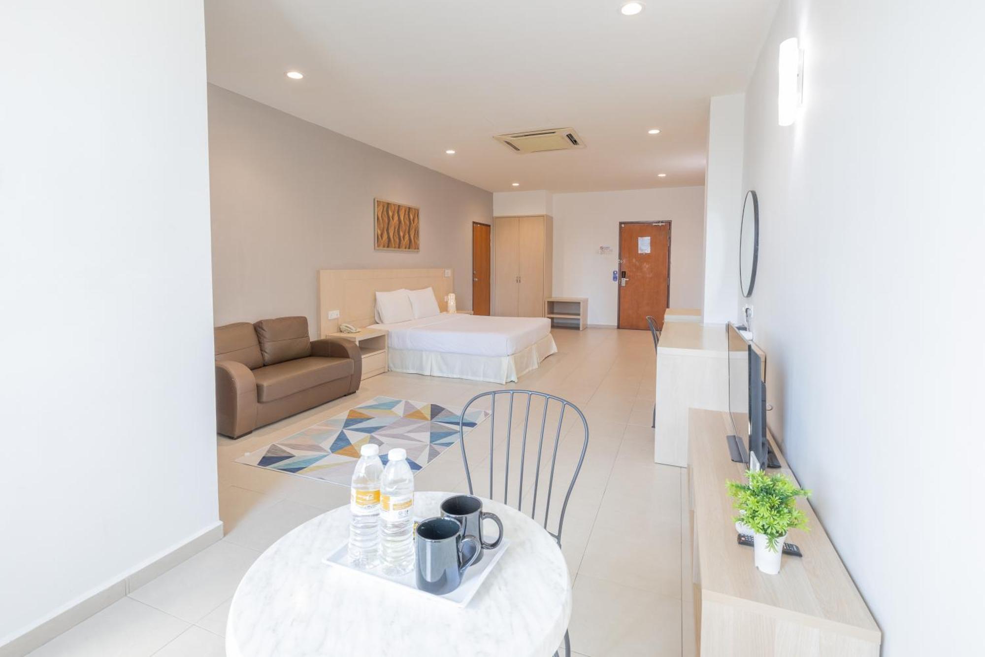 Golden View Serviced Apartments Tanjung Tokong Bagian luar foto