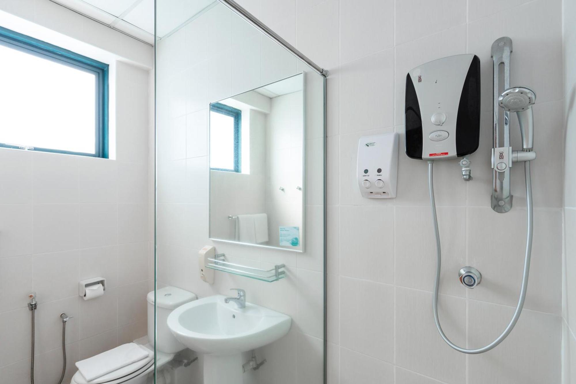 Golden View Serviced Apartments Tanjung Tokong Bagian luar foto