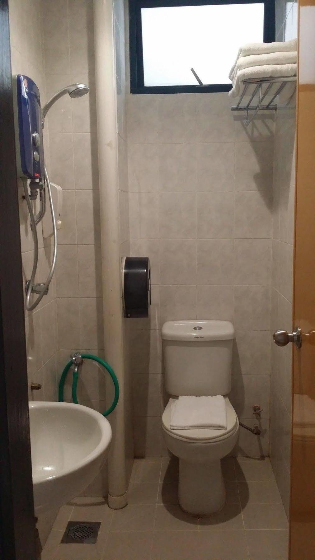 Golden View Serviced Apartments Tanjung Tokong Bagian luar foto