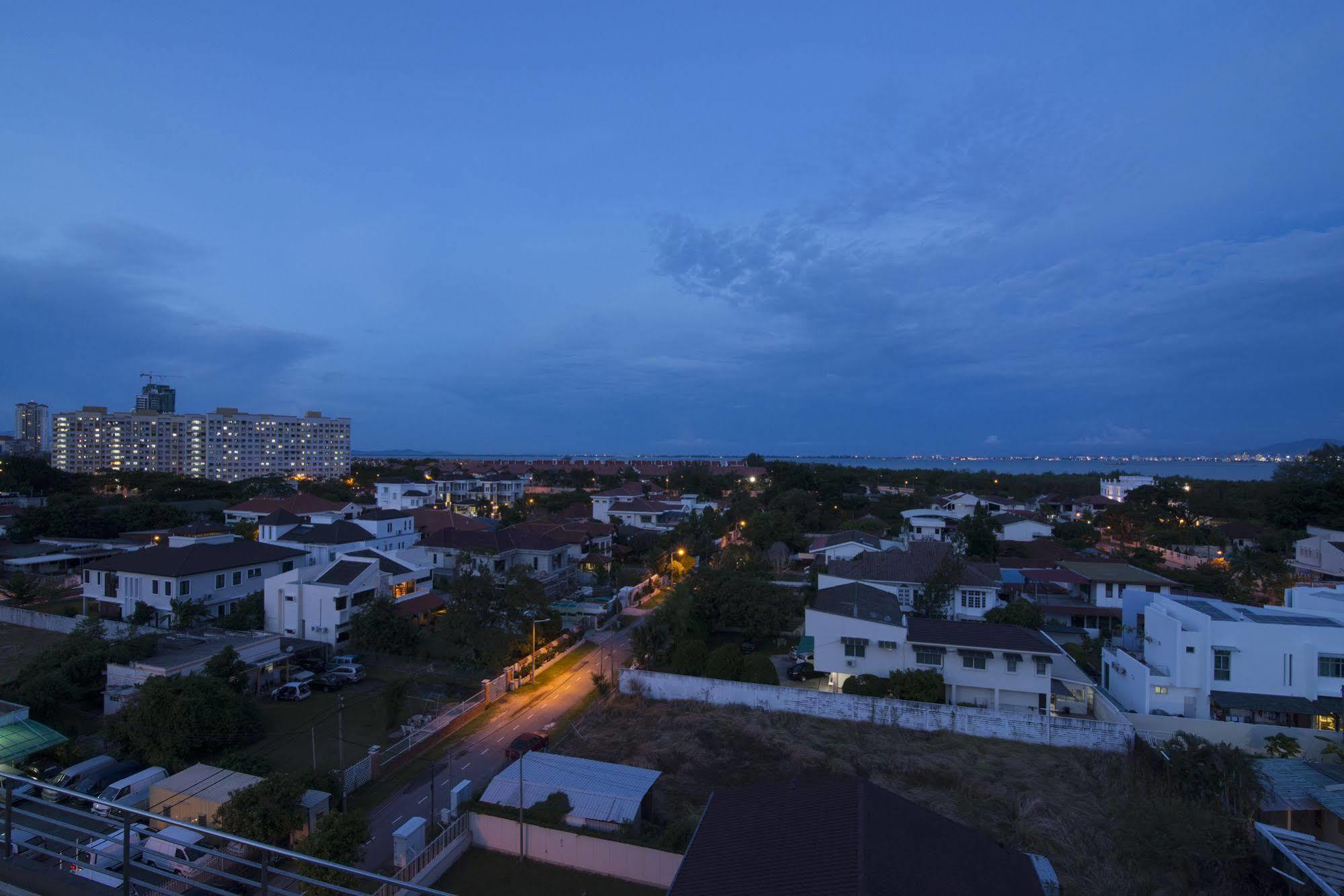 Golden View Serviced Apartments Tanjung Tokong Bagian luar foto